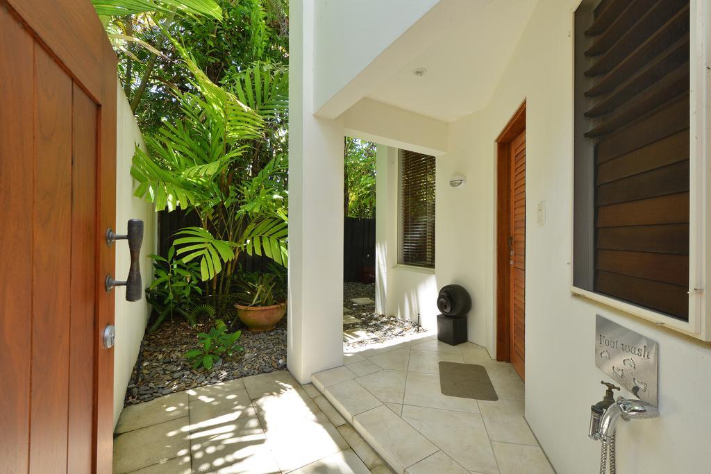 Villa Frangipani Port Douglas Exterior photo