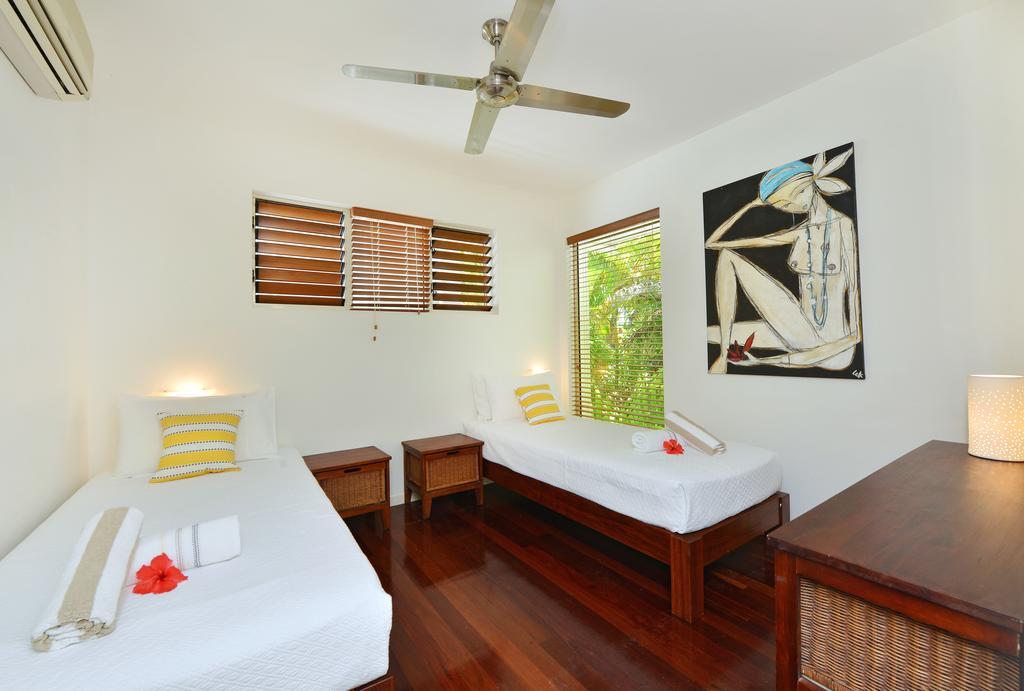 Villa Frangipani Port Douglas Room photo